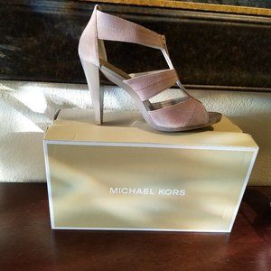 Michael Kors Berkley tstrap heel